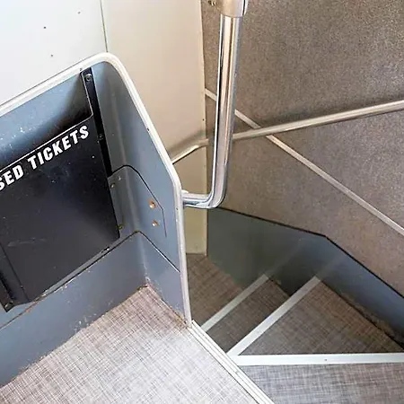 Bed In Bus فندق مبيت وإفطار بيلونو