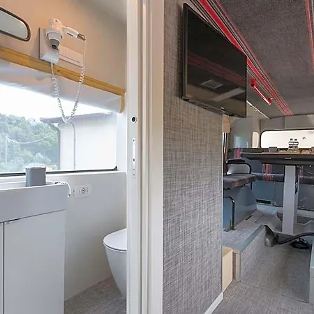 Bed In Bus 4*