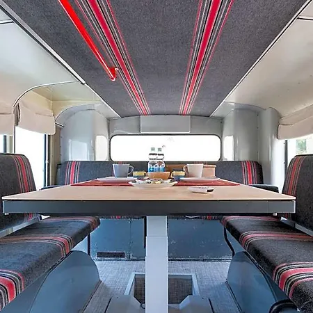 فندق مبيت وإفطار Bed In Bus