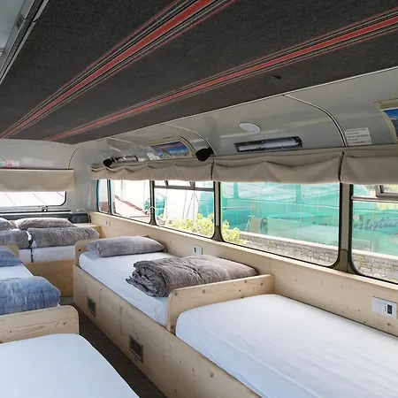 Bed In Bus فندق مبيت وإفطار بيلونو