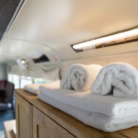 Bed In Bus *