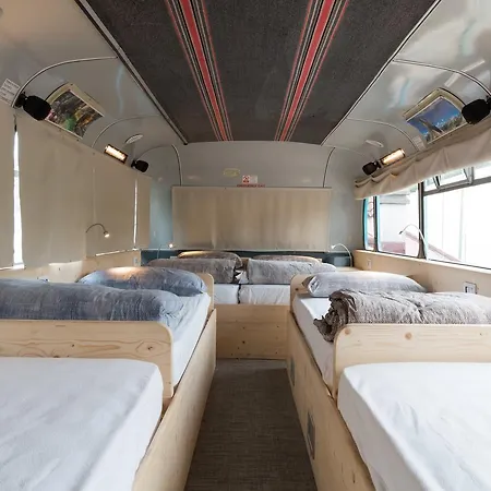לינה וארוחת בוקר Bed In Bus 4*